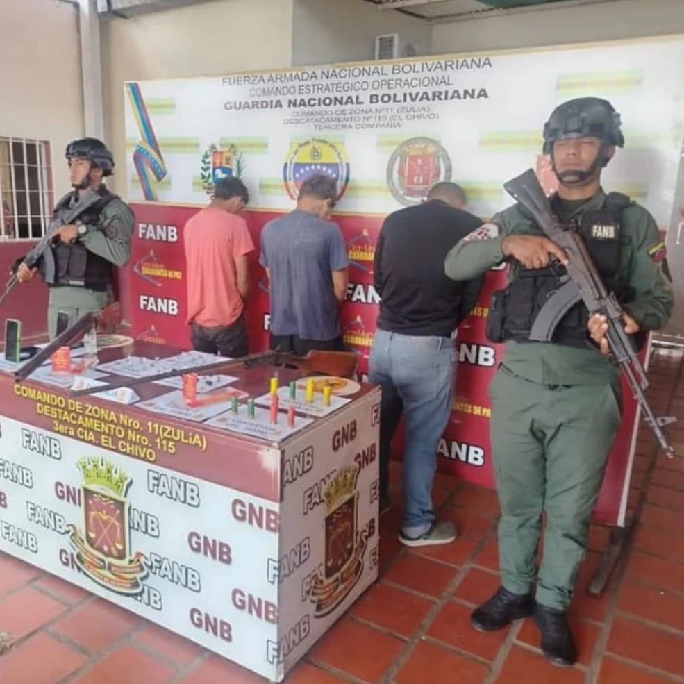 Diario Frontera, Frontera Digital,  Sucesos, ,Capturaron a tres elementos con armas de fuego y 33 cebollitas de marihuana