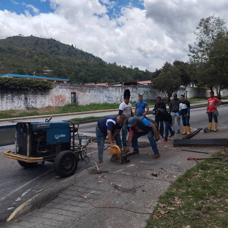 Diario Frontera, Frontera Digital,  Regionales, ,Alcalde Nelson Álvarez ejecuta trabajos de restauración del alcantarillado y limpieza de drenajes en avenida Universidad