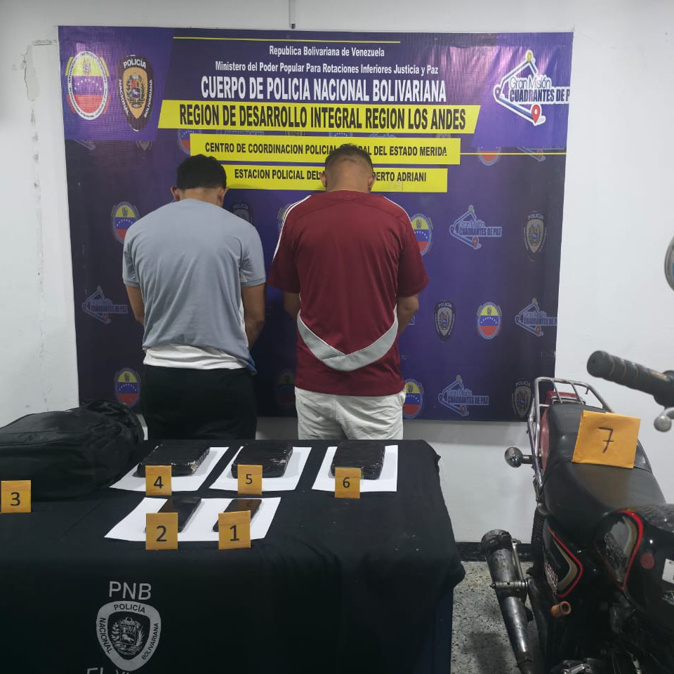 Diario Frontera, Frontera Digital,  Sucesos, ,CPNB detuvo a dos elementos con tres panelas de marihuana en El Vigía