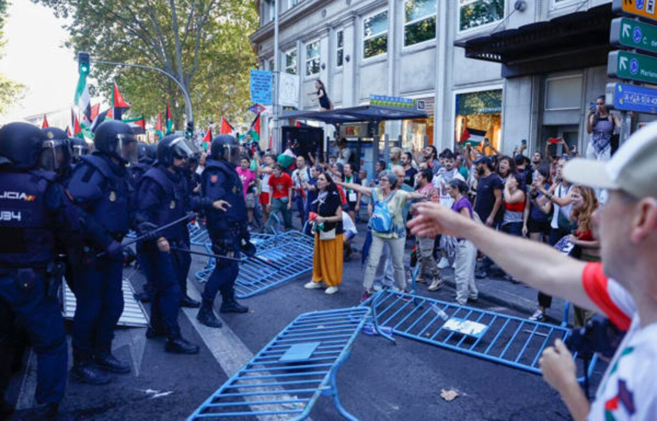 Diario Frontera, Frontera Digital,  Deportes, ,Vuelta a España: manifestaciones propalestinas perjudican la final del evento