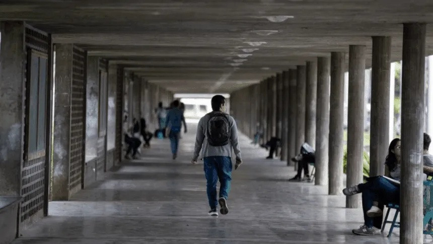 Diario Frontera, Frontera Digital,  Nacionales, ,Desde 30 hasta 2.000 dólares: la brecha salarial entre profesores de la UCV y la UCAB