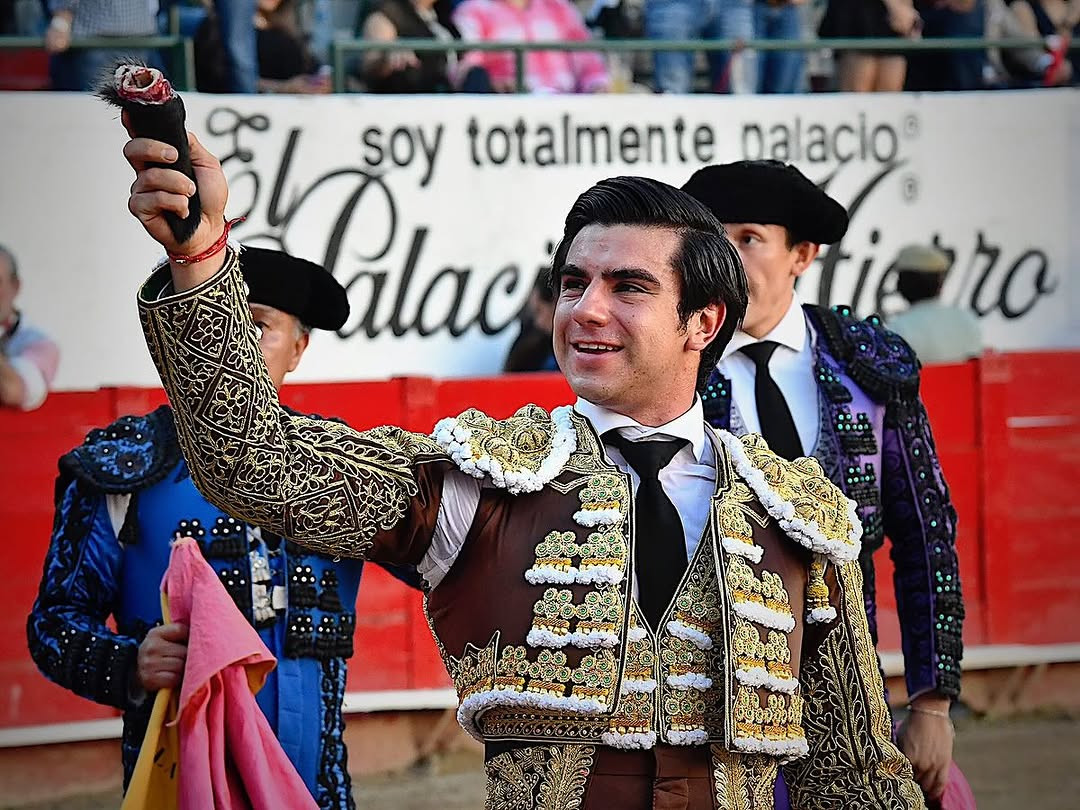 Diario Frontera, Frontera Digital,  Entretenimiento, ,Heroico triunfo de “Colombo” quien sale de nuevo por la Puerta Grande