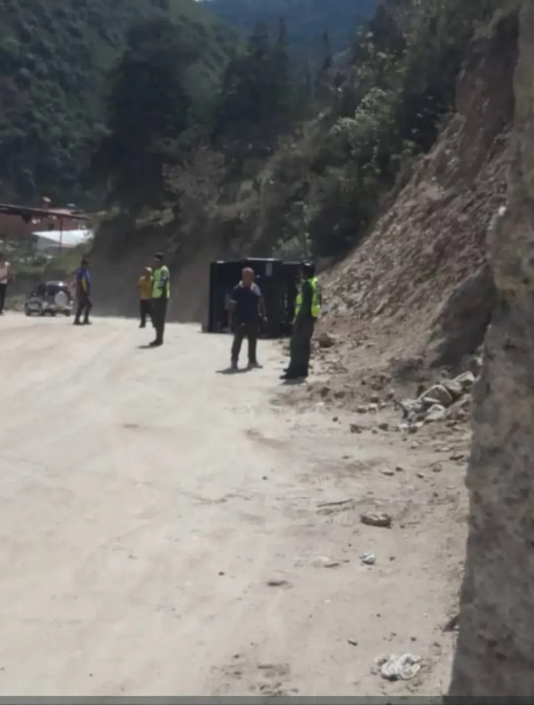 Diario Frontera, Frontera Digital,  Sucesos, ,Vehículo se vuelca en la carretera Trasandina