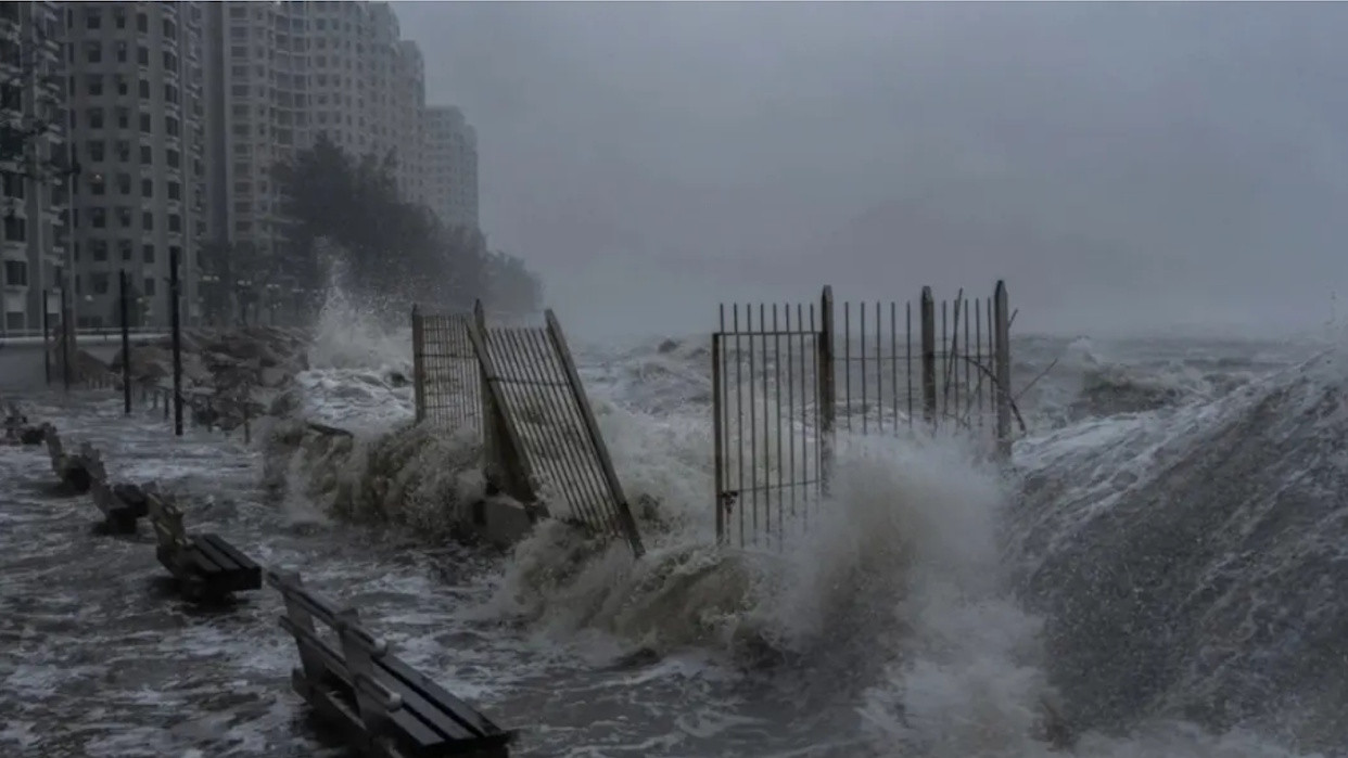 Diario Frontera, Frontera Digital,  Internacionales, ,Según el observatorio de Hong Kong, Ragasa es el ciclón tropical más fuerte registrado este año en el noroeste del Pacífico y el mar de China Meridional, y el segundo más intenso en esa zona desde 1950, empatando con los tifones Saola (2023) y Yagi (2024).,Tifón Ragasa arremete contra Hong Kong y el sur de China 
tras causar estragos en Taiwán y Filipinas