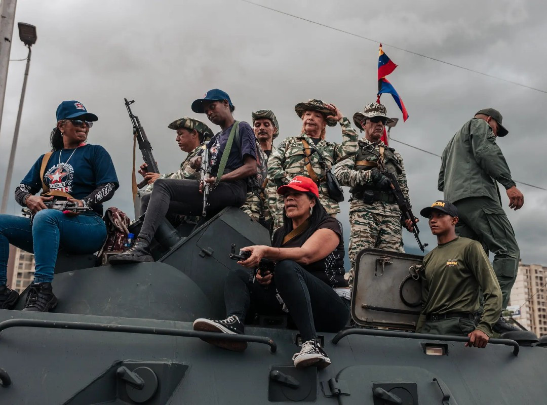 Diario Frontera, Frontera Digital,  Nacionales, ,Miembros de la milicia bolivariana en Venezuela. | Foto: The New York Times,The New York Times: Venezuela dividida 
entre la calma y la tensión ante despliegue de EE UU