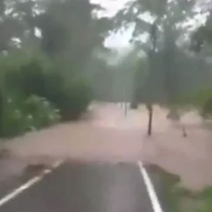 Diario Frontera, Frontera Digital,  Nacionales, ,(+Comunicado) Autoridades cierran preventivamente 
la vía hacia Ocumare de la Costa tras crecida del río Cuyagua