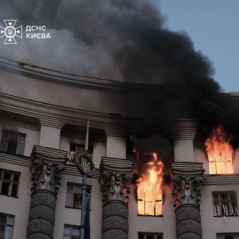 Diario Frontera, Frontera Digital,  Internacionales, ,Rusia bombardea Kyiv y destruye parte de la sede del gobierno ucraniano en su mayor ofensiva de la guerra