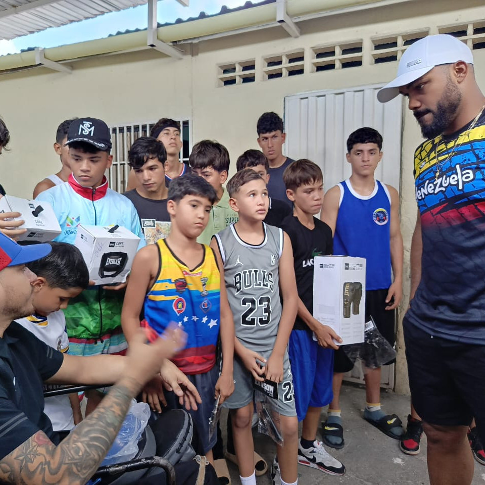 Diario Frontera, Frontera Digital,  El Vigía Panamericana, ,Albert Ramírez realizó una clínica deportiva y entregó material deportivo a dos clubes en El Vigía