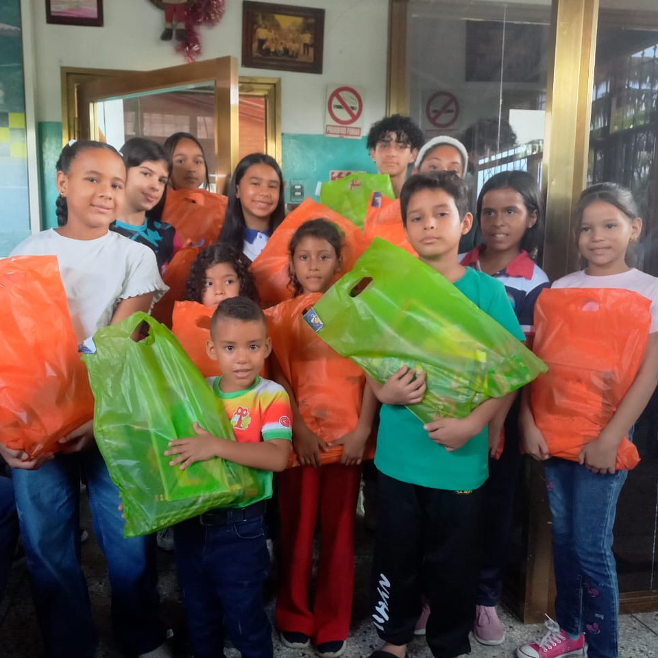 Diario Frontera, Frontera Digital,  El Vigía Panamericana, ,Fundación de Taxistas Ramón Méndez entregó 30 útiles escolares a 30 hijos de socios en El Vigía