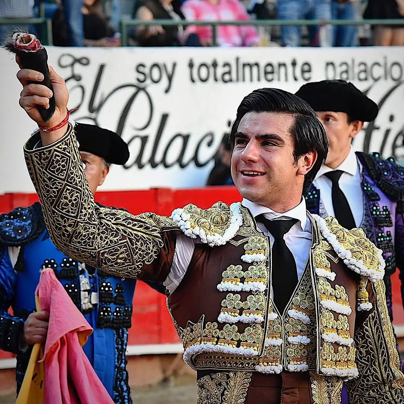 Diario Frontera, Frontera Digital,  Entretenimiento, ,Heroico triunfo de “Colombo” quien sale de nuevo por la Puerta Grande