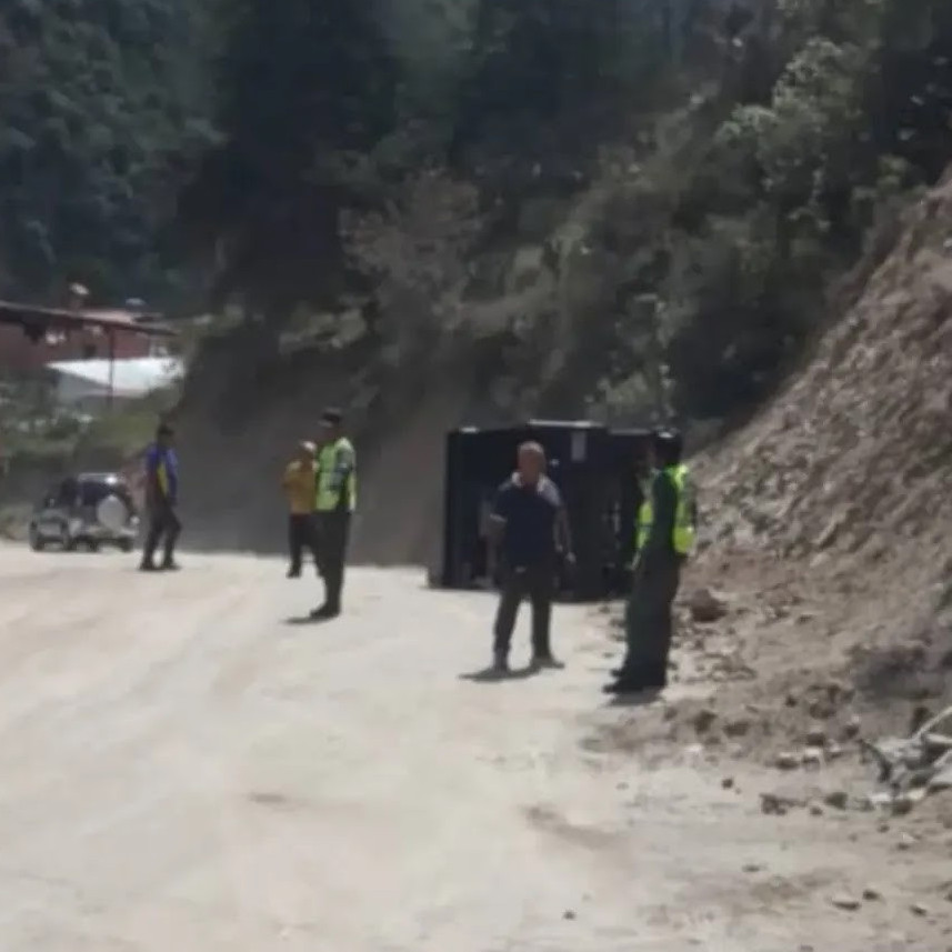 Diario Frontera, Frontera Digital,  Sucesos, ,Vehículo se vuelca en la carretera Trasandina