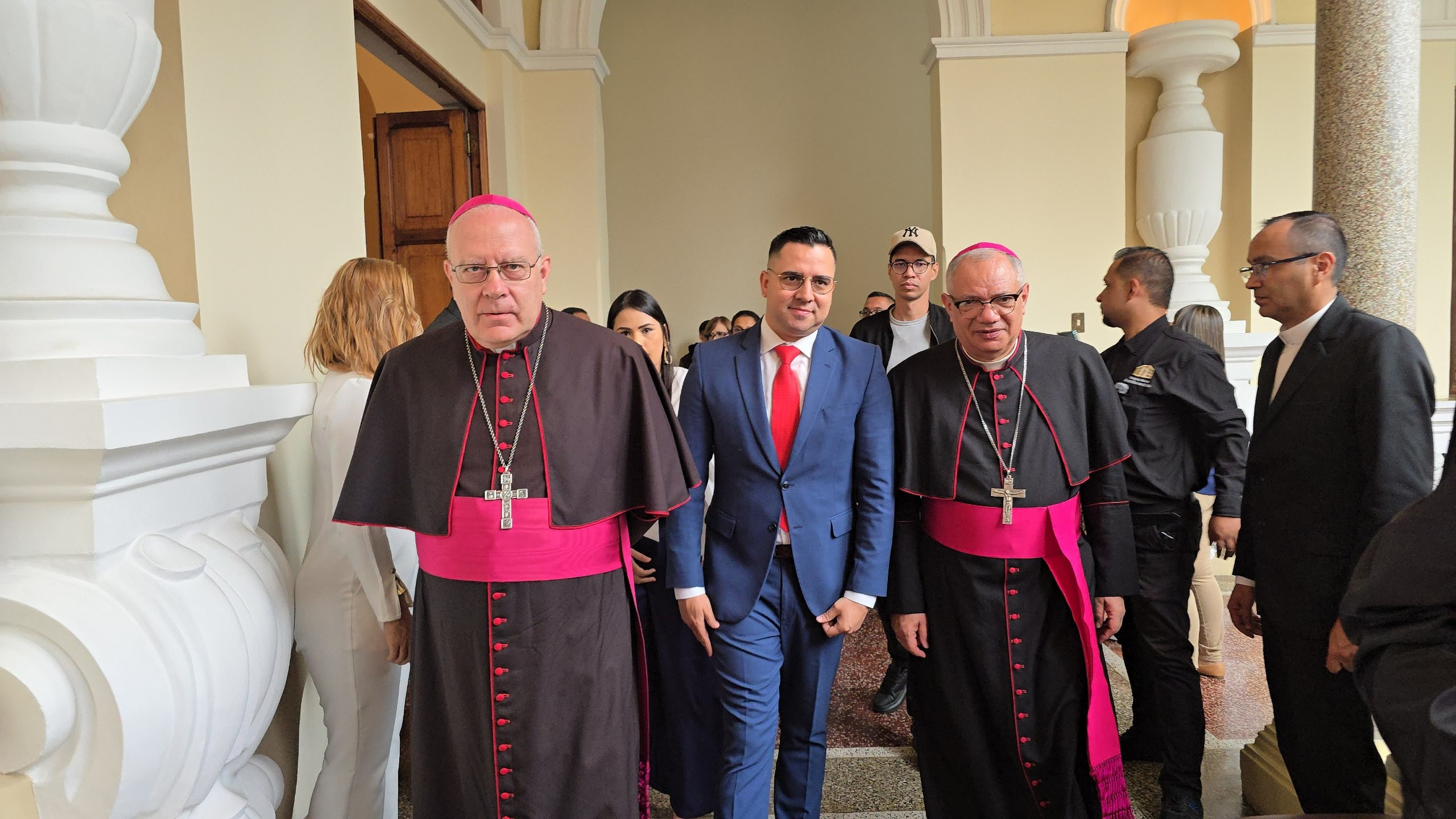 Diario Frontera, Frontera Digital,  Regionales, ,El gobernador resaltó la trascendencia de este encuentro institucional,Autoridades de Mérida recibieron al nuncio apostólico en jornada histórica