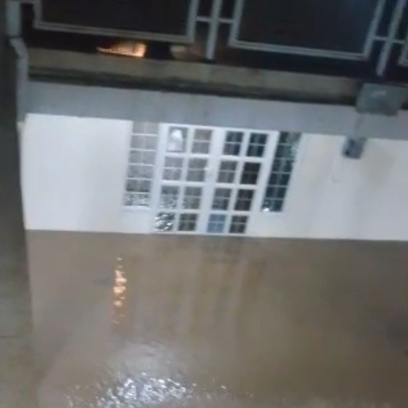 Diario Frontera, Frontera Digital,  Regionales, ,MÉRIDA BAJO EL AGUA! Tormenta feroz inundó viviendas 
y ahogó  instalaciones del liceo Ezequiel Zamora