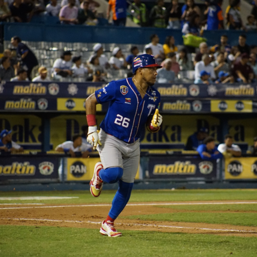 Frontera Digital,  Deportes,  Tiburones derrota 10-6 a Magallanes en el juego inaugural de la LVBP