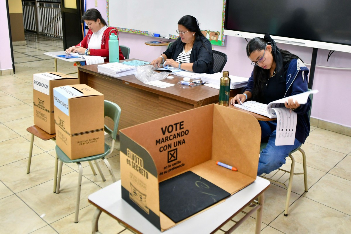 Diario Frontera, Frontera Digital,  Internacionales, ,Costa Rica vota para presidente con una favorita de línea dura contra violencia del narco