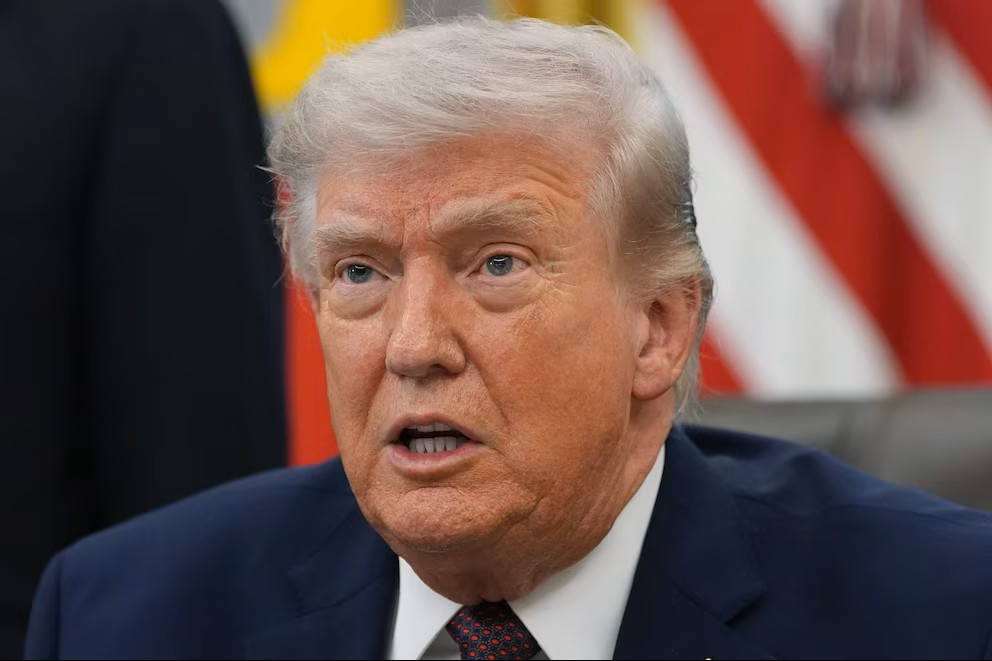 Diario Frontera, Frontera Digital,  Internacionales, ,El presidente Donald Trump en la Oficina Oval en la Casa Blanca en Washington, el 31 de marzo del 2026. (AP foto/Alex Brandon),Donald Trump confirmó que el segundo tripulante del caza F-15 derribado en Irán fue rescatado: “Lo tenemos”