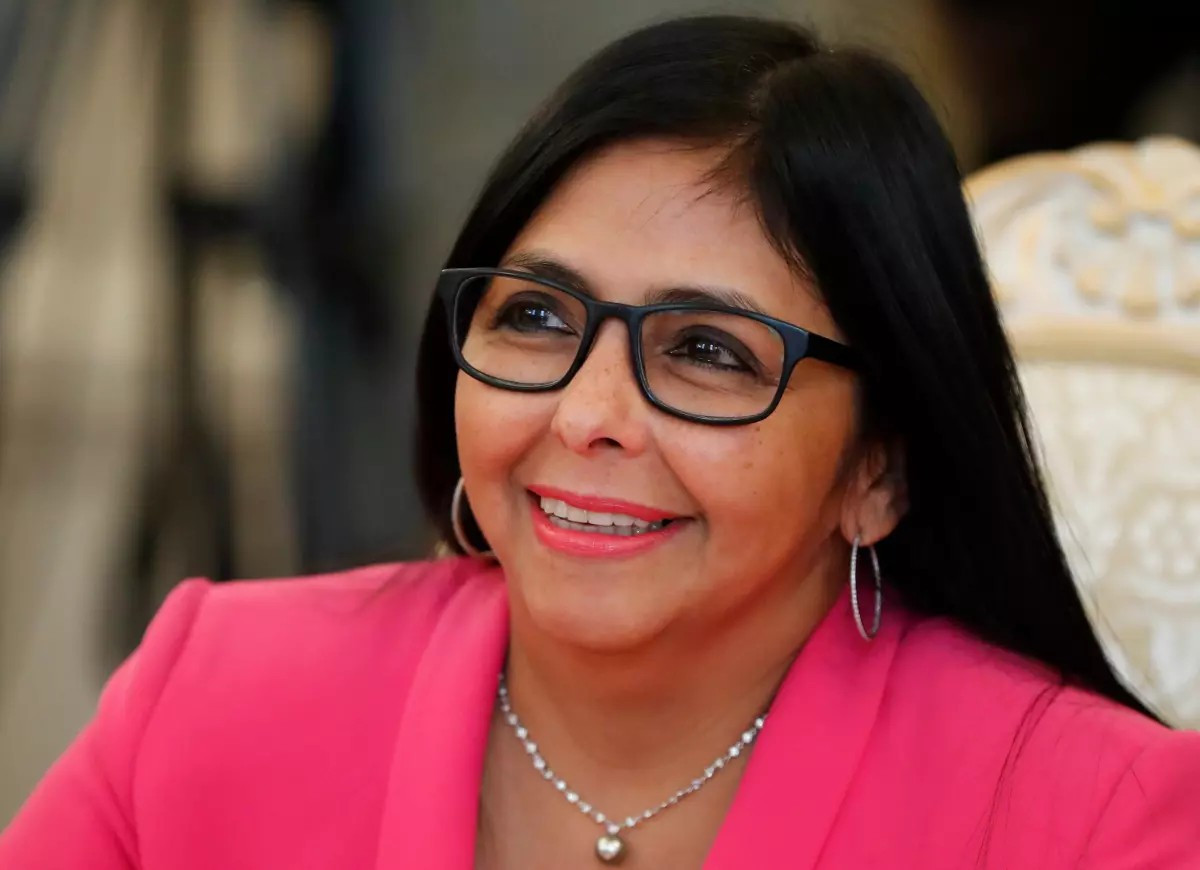 Diario Frontera, Frontera Digital,  Politica, Nacionales, ,La decisión implica que Rodríguez deja de estar sujeta a las restricciones financieras y comerciales asociadas a la SDN List, lo que incluye el desbloqueo potencial de activos bajo jurisdicción estadounidense y la posibilidad de realizar transacciones con entidades o ciudadanos de Estados Unidos, salvo otras limitaciones vigentes,EEUU elimina a Delcy Rodríguez de la lista de sancionados de la OFAC
