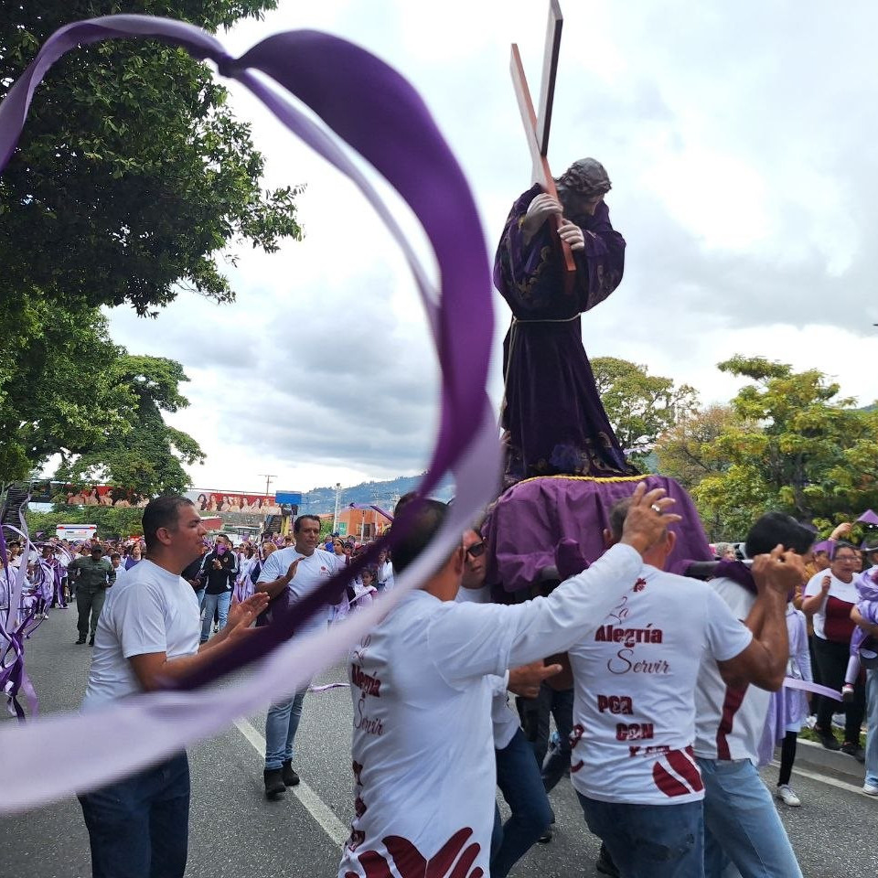 Diario Frontera, Frontera Digital,  Regionales, ,Cientos de fieles acompañaron la procesión del Nazareno
