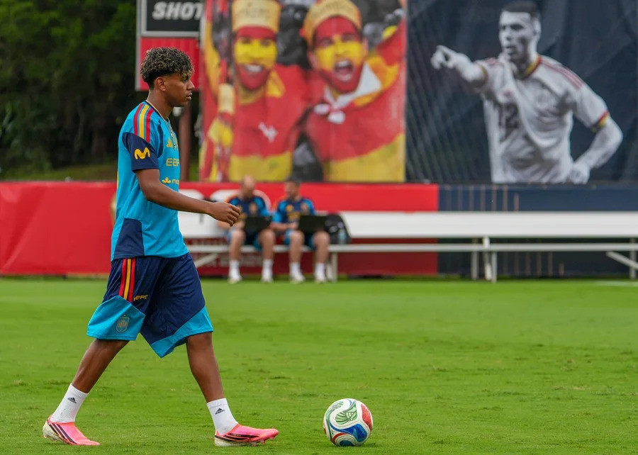 Diario Frontera, Frontera Digital,  Deportes, Copa Mundial FIFA 2026, ,Lamine Yamal, Nico Williams y Víctor Muñoz, bajas ante Perú, no viajan a Puebla