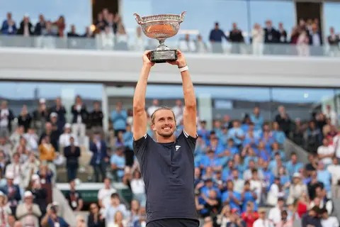 Diario Frontera, Frontera Digital,  Deportes, ,La victoria tiene un significado especial para Zverev, quien había perdido las tres finales de Grand Slam que disputó anteriormente,Alexander Zverev conquistó Roland Garros y levanta su primer título de Grand Slam