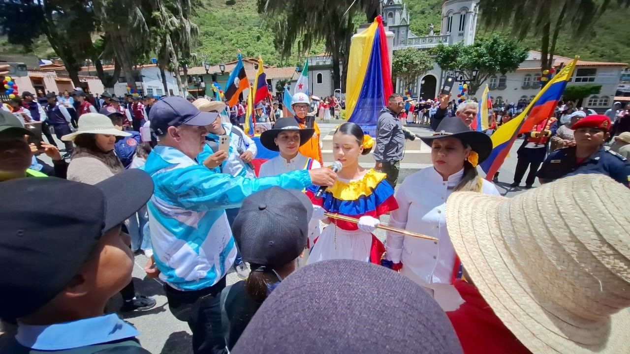 Diario Frontera, Frontera Digital,  Regionales, ,En un acto que funde la historia con el sentimiento patriótico, Mérida hizo entrega formal del espadín de Simón Bolívar al estado Trujillo, sellando 17 días de una ruta sagrada que revivió la esencia de la Campaña Admirable,Mérida entregó espadín de Bolívar a Trujillo y revivió gesta histórica