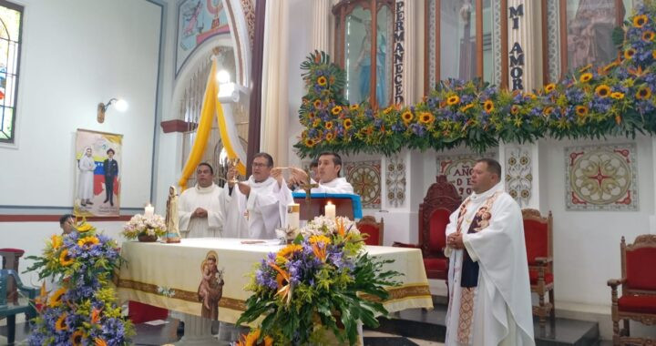 Diario Frontera, Frontera Digital,  Regionales, ,Este sábado, 13 de junio, la Arquidiócesis de Mérida celebró las fiestas patronales en honor a San Antonio de Padua en tres parroquias de la iglesia merideña,Iglesia de Mérida celebró la festividad de San Antonio de Padua