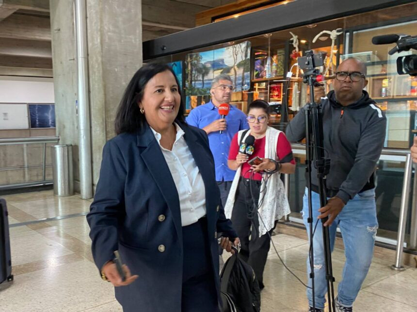 Diario Frontera, Frontera Digital,  Nacionales, ,Dinorah Figuera regresó a Venezuela: confirmó reuniones con John Barrett y Jorge Rodríguez