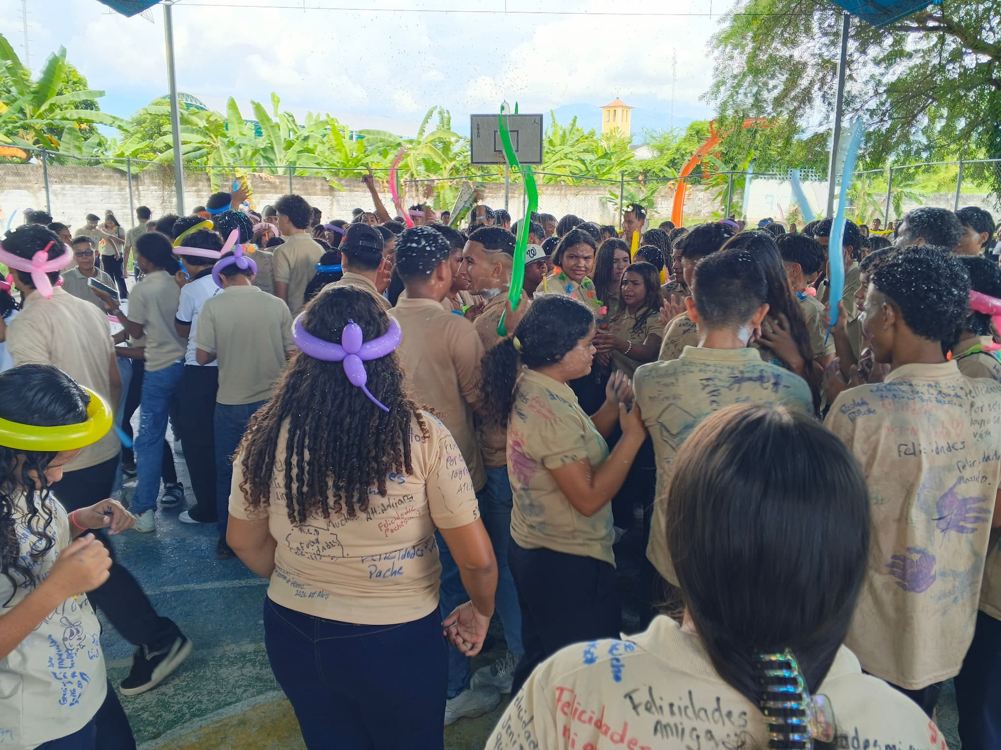Diario Frontera, Frontera Digital,  El Vigía Panamericana, ,El último timbre: Estudiantes de 5to año se despiden de las aulas en el Sur del Lago