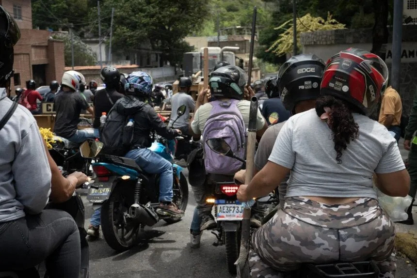 Diario Frontera, Frontera Digital,  Nacionales, ,Largas filas en el Poliedro de Caracas para registrarse como voluntarios tras los terremotos