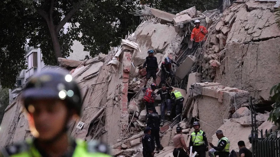 Diario Frontera, Frontera Digital,  Nacionales, ,Los temblores, que provocaron el derrumbe de edificios en Caracas y se sintieron en la vecina Colombia, se produjeron con un minuto de diferencia, en lugares separados por unos 45 kilómetros y a distintas profundidades, indicaron los datos del USGS,Sismos sacudieron el centro de Venezuela. Se desconocen víctimas, heridos y algún balance oficial