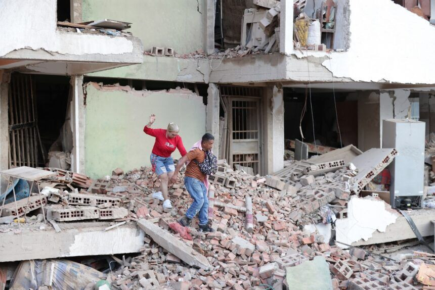 Diario Frontera, Frontera Digital,  Nacionales, ,La Guaira entre escombros: edificios colapsados y hospitales saturados tras los terremotos