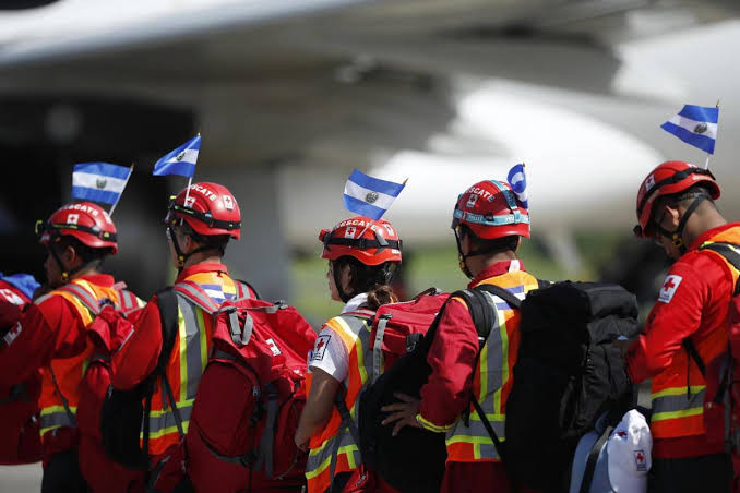 Diario Frontera, Frontera Digital,  Nacionales, ,Llegan a Venezuela rescatistas de El Salvador con 50 toneladas de ayuda humanitaria