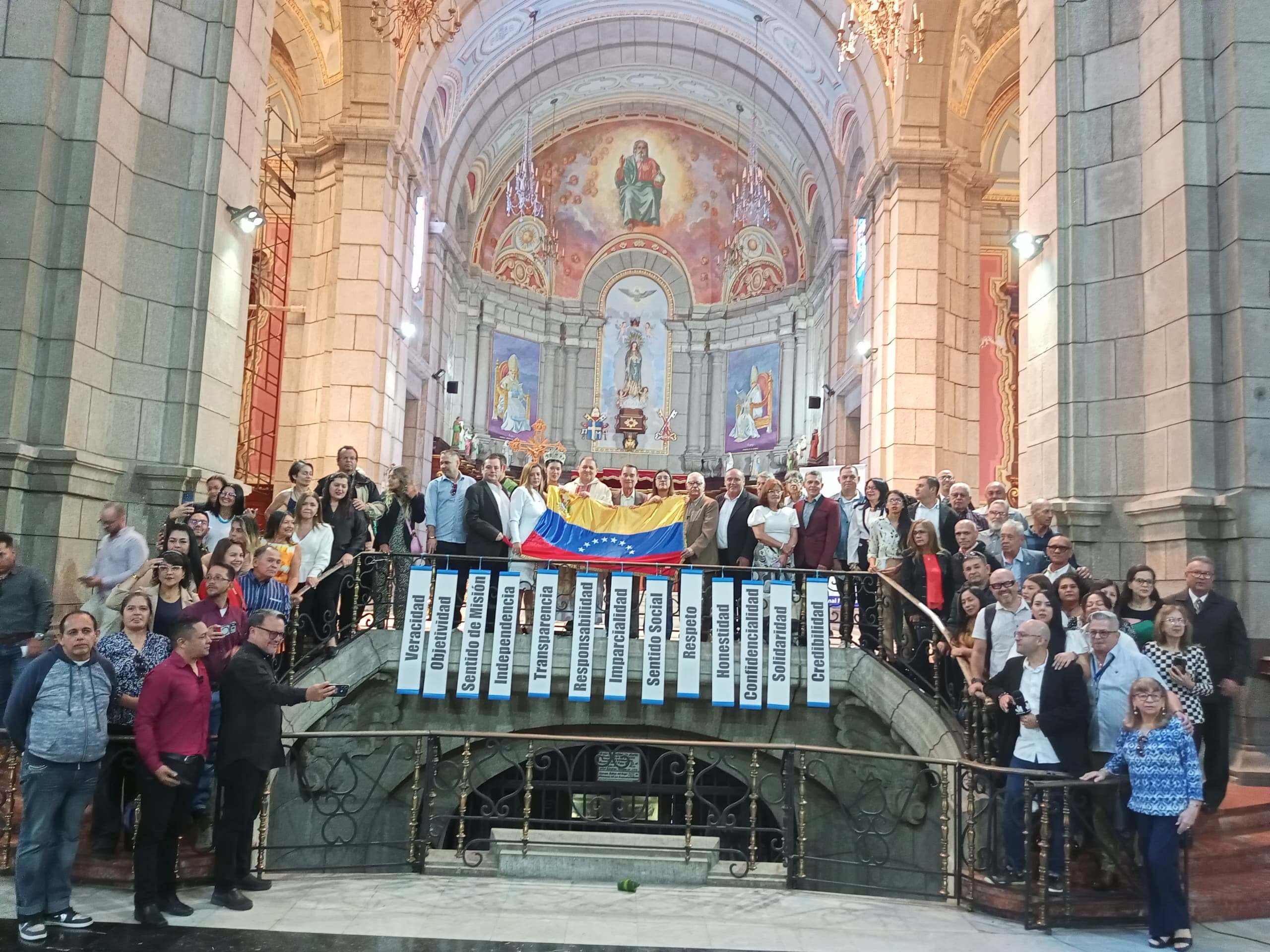 Diario Frontera, Frontera Digital,  Regionales, ,El CNP elevó una solicitud formal para revisar y derogar los instrumentos legales que inhiben el debate democrático, bajo la premisa de que "informar no es un delito, es el mecanismo de visibilización de los más vulnerables",Periodistas de Mérida honraron a víctimas de los terremotos 
y exigieron garantías para el ejercicio informativo