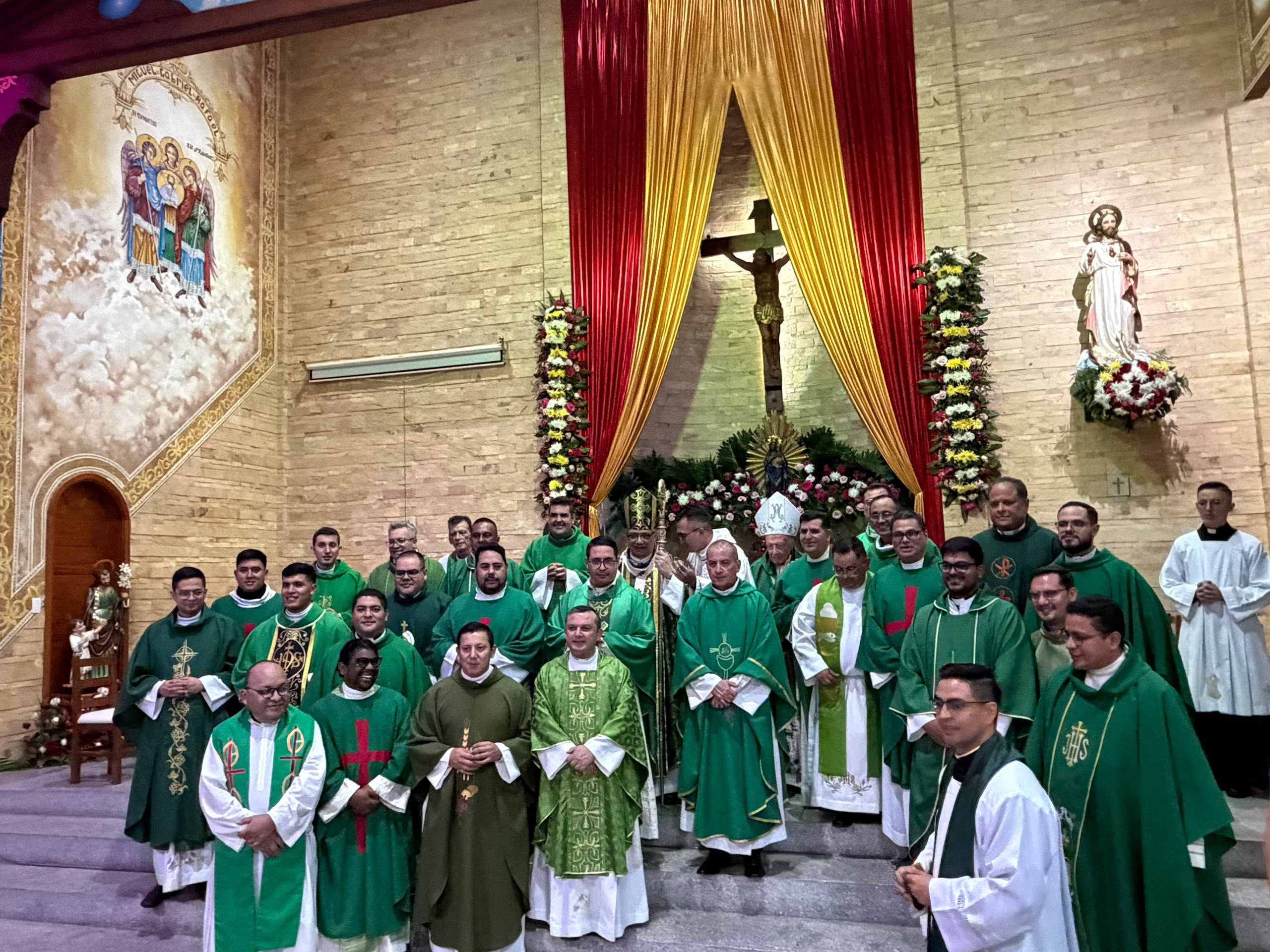 Diario Frontera, Frontera Digital,  Regionales, ,El evento congregó a la familia Molina Rodríguez, movimientos apostólicos, religiosos, feligresía de toda la zona del Valle del Mocotíes, la gran familia del Seminario Mayor San Buenaventura, quienes se unieron en oración para acompañar este paso fundamental en la vida ministerial del sacerdote, quien ha decidido entregar su vida al servicio de Dios y del pueblo,Arquidiócesis de Mérida cuenta con un nuevo presbítero: 
Johan Manuel Molina Rodríguez fue ordenado en Tovar