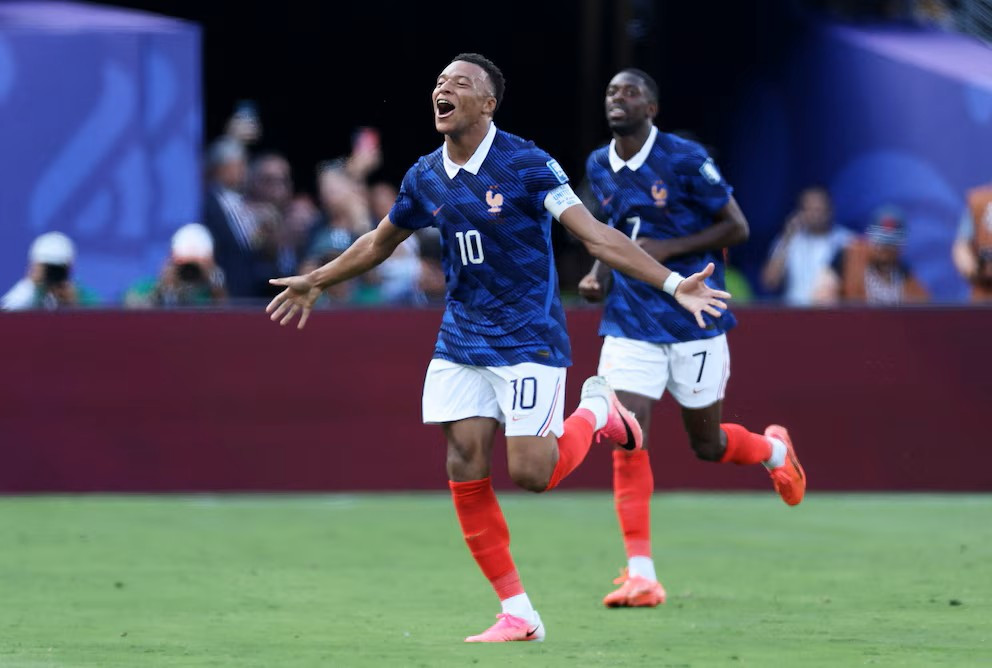 Diario Frontera, Frontera Digital,  Copa Mundial FIFA 2026, ,Con el doblete, Mbappé alcanzó los 6 goles en el torneo, cifra que lo igualó con Lionel Messi en la tabla de goleadores del Mundial 2026,Con dos tantos de Mbappé, Francia goleó 3-0 a Suecia 
y jugará ante Paraguay los octavos de final del Mundial 2026