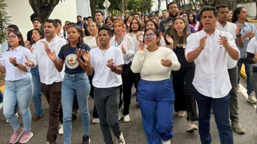 https://www.test.fronteradigital.com.ve/Estudiantes de la UCV protestaron contra la reprogramación de elecciones profesorales y estudiantiles