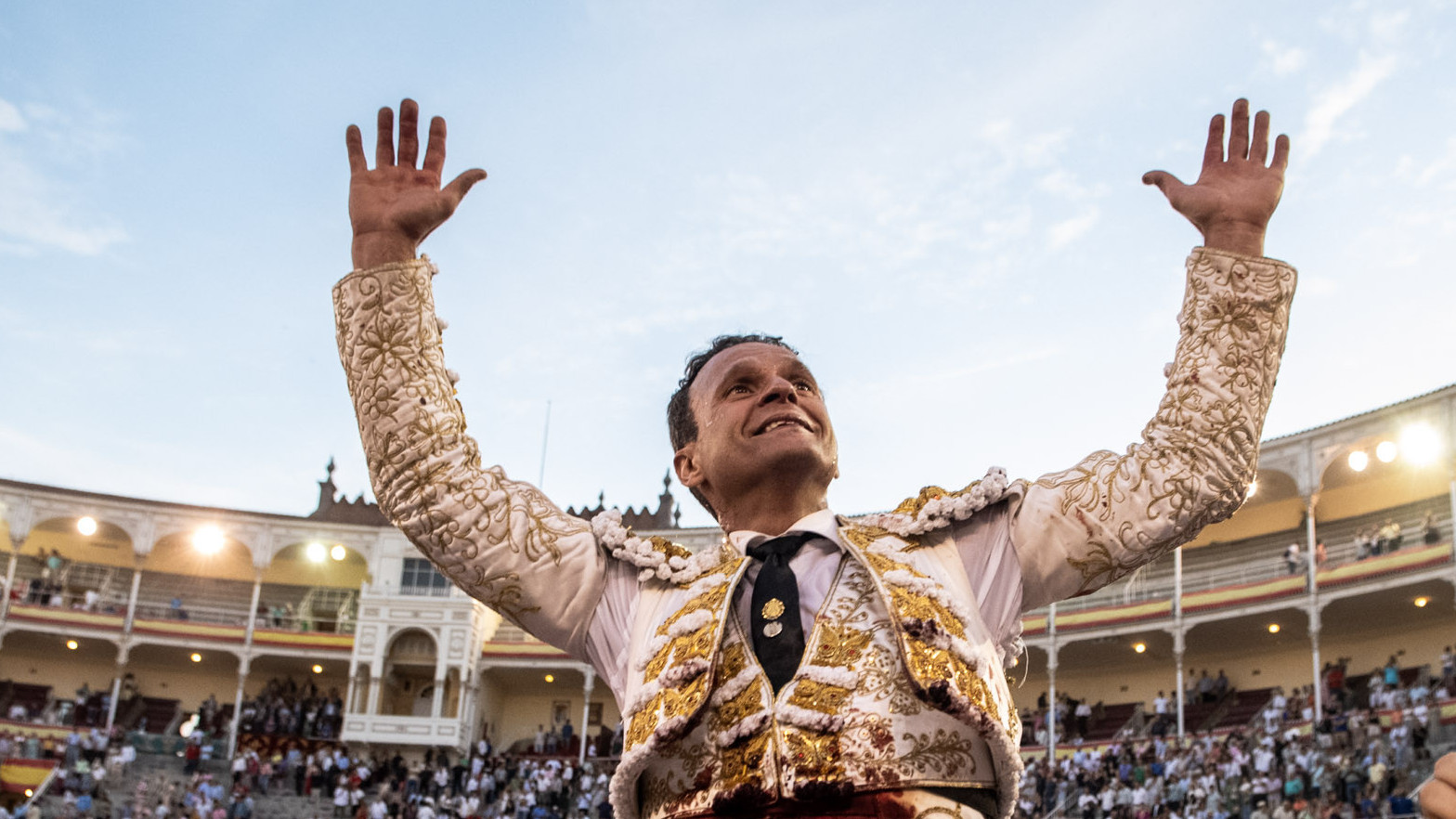 https://www.test.fronteradigital.com.ve/Desconcertante salida a hombros de un Ferrera de dos caras, tras una cornada grave a Ureña