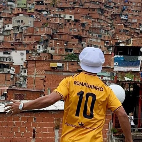 Diario Frontera, Frontera Digital,  Deportes, ,Ronaldinho recorrió Petare y desató furor entre sus fanáticos, jugará un partido de exhibición