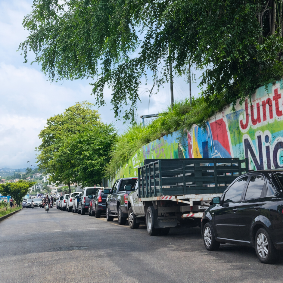 Diario Frontera, Frontera Digital,  El Vigía Panamericana, ,Falta de gasolina causan kilométricas colas de vehículos 
en estaciones de servicio de El Vigía
