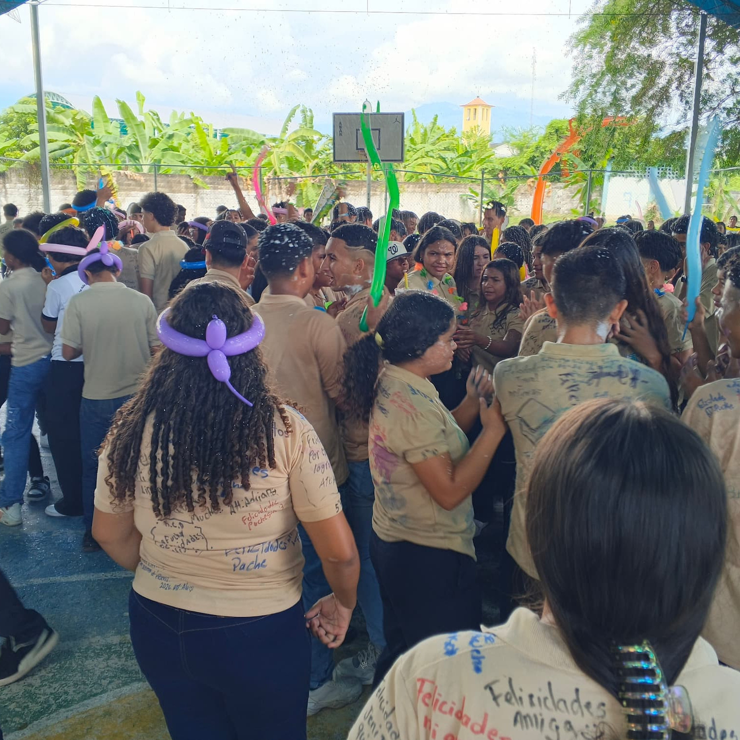 Diario Frontera, Frontera Digital,  El Vigía Panamericana, ,El último timbre: Estudiantes de 5to año se despiden de las aulas en el Sur del Lago