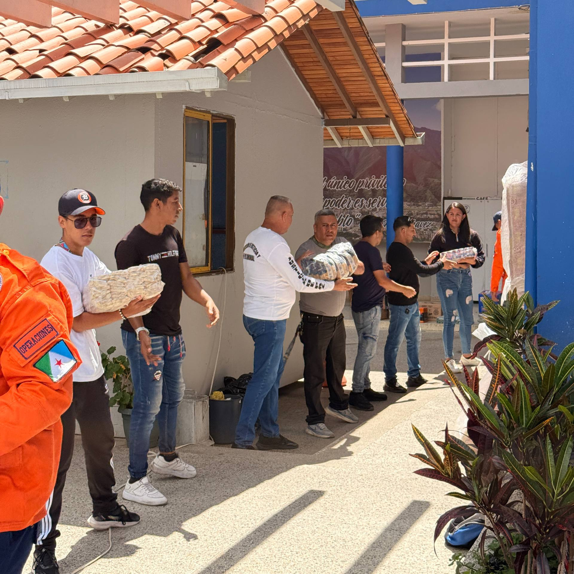Diario Frontera, Frontera Digital,  Regionales, ,Alcalde Nelson Álvarez entregó primer lote de ayuda humanitaria