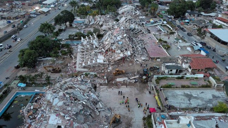 Diario Frontera, Frontera Digital,  Nacionales, ,Edificios derrumbados en La Guaira,Las heridas de la Iglesia en la Venezuela devastada por el terremoto