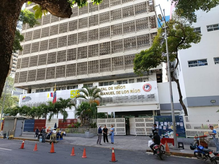 Diario Frontera, Frontera Digital,  Nacionales, ,En el JM de los Ríos solo hubo daños menores; sin embargo, están suspendidas las hospitalizaciones,Al menos cuatro hospitales reportan afectaciones por el terremoto 
y reubican a sus pacientes en Caracas