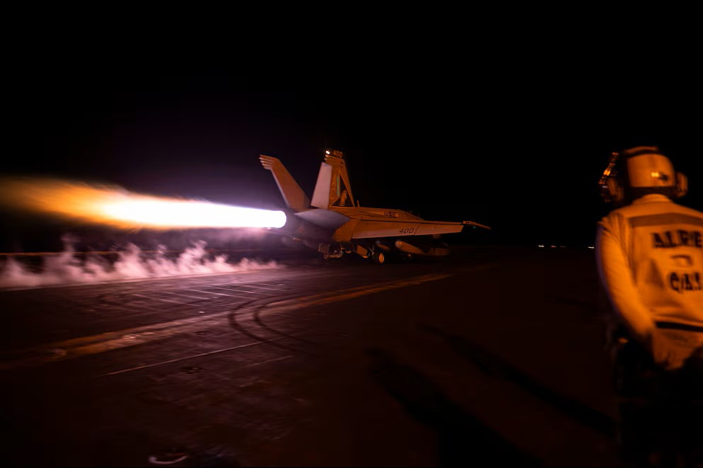 Diario Frontera, Frontera Digital,  Internacionales, ,El Comando Central de Estados Unidos (CENTCOM) anunció que completó una séptima noche consecutiva de bombardeos, dirigidos a “lugares de vigilancia, infraestructura logística militar, depósitos subterráneos de armas y capacidades marítimas” iraníes,Estados Unidos lanzó una nueva ola de ataques 
contra objetivos militares del régimen de Irán