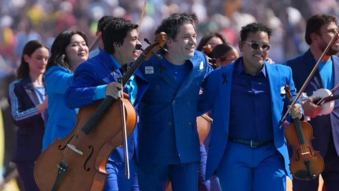 Diario Frontera, Frontera Digital,  Copa Mundial FIFA 2026, ,La jornada comenzó incluso antes del pitazo inicial con la ceremonia de clausura del Mundial, que contó con las actuaciones de Post Malone, Robbie Williams y Laura Pausini, además de la participación del actor Tom Cruise y del creador de contenido IShowSpeed,Gustavo Dudamel, Madonna, Shakira, BTS y Justin Bieber 
protagonizaron el show de medio tiempo en la final del Mundial