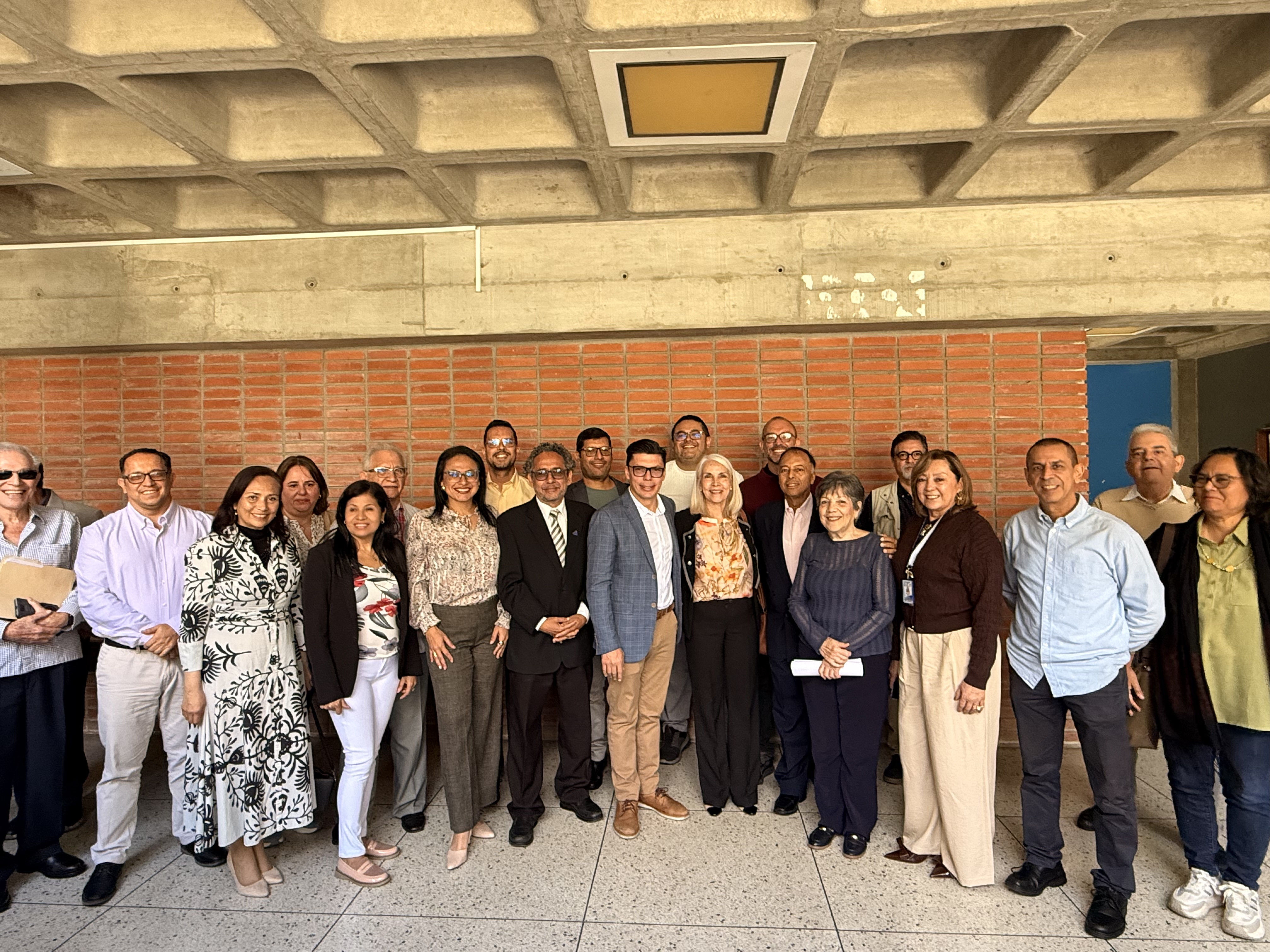 Diario Frontera, Frontera Digital,  Regionales, ,Durante ambas actividades, los representantes de la Plataforma reafirmaron su visión de futuro: “Apostamos por una ULA autónoma, plural y sostenible, que forme ciudadanos críticos y profesionales de excelencia. Nuestro compromiso es reinstitucionalizar la universidad, fortalecer la investigación, modernizar la gestión y vincular la academia con la sociedad. La ULA del futuro comienza contigo”.,La Transformación Universitaria quedó consolidada 
en Humanidades y Medicina ULA