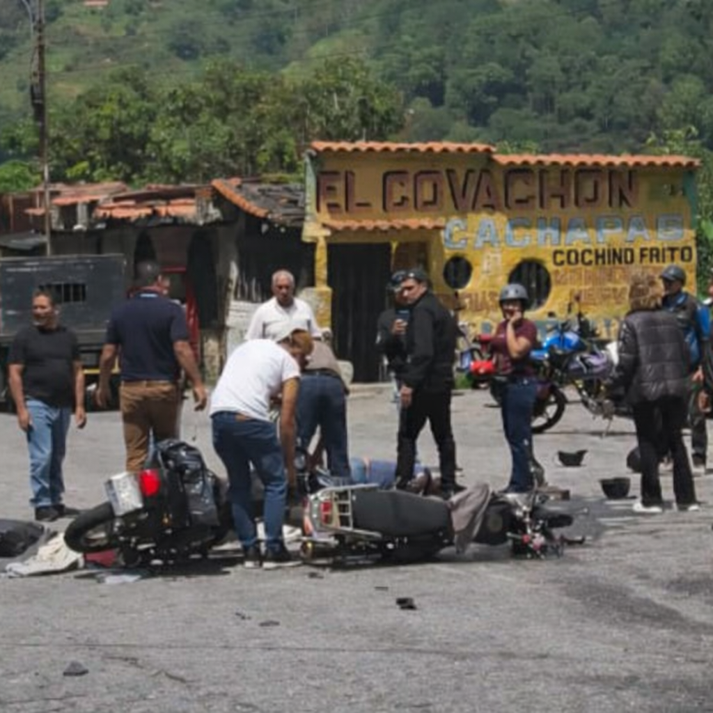 Diario Frontera, Frontera Digital,  Sucesos, ,Este accidente ocurrió en horas de la tarde de este domingo, 19 de julio, en el sector Las Calaveras de la carretera Trasandina, a la altura de la entrada a El Arenal, en el municipio Libertador de la entidad merideña,Cuatro personas heridas tras colisión entre dos motos en la Trasandina