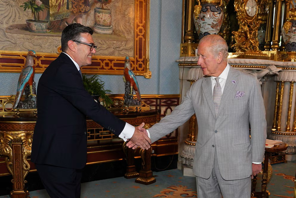 Diario Frontera, Frontera Digital,  Internacionales, ,El rey Carlos III recibe a Andy Burnham en el Palacio de Buckingham, donde le pidió formar gobierno tras la renuncia de Keir Starmer (Aaron Chown/Pool via REUTERS),Andy Burnham asumió como primer ministro británico tras ser recibido por el rey Carlos III
