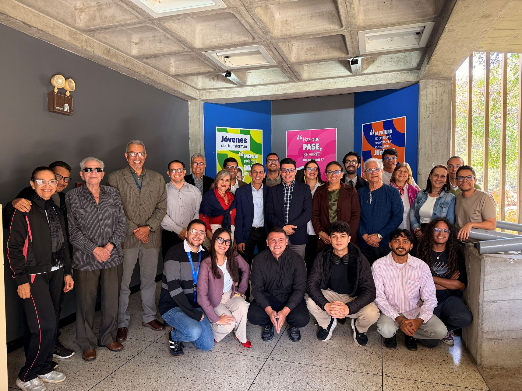 Diario Frontera, Frontera Digital,  Regionales, ,Los candidatos junto a los profesores de la escuela de Comunicación Social de la facultad de Humanidades y Educación. Leyenda: Prensa ITU,Plataforma “Impulsores de la Transformación Universitaria” 
recorre facultades y escuelas de la ULA