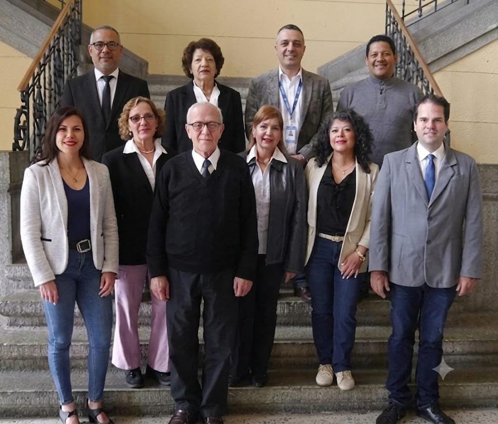 Diario Frontera, Frontera Digital,  Regionales, ,Carlos Guillermo Cárdenas reafirmó la voluntad del equipo universitario de trabajar incansablemente por el rescate de la institución,Con el lema "Compromiso y Excelencia", presentan "La Fórmula Universitaria" 
al Cogobierno Profesoral de la ULA